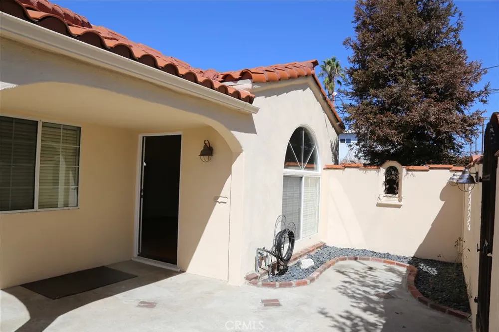 5315 Riverton Avenue North Hollywood, CA 91601