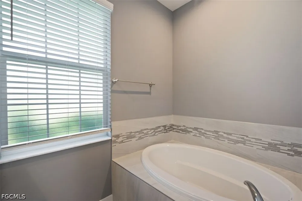 SE 5th Place Cape Coral, FL 33990