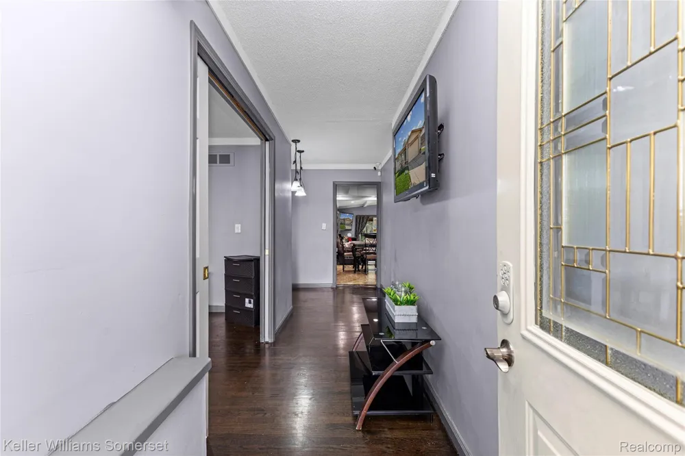 36221 Pickwick Court Sterling Heights City, MI 48310