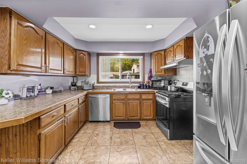 36221 Pickwick Court Sterling Heights City, MI 48310