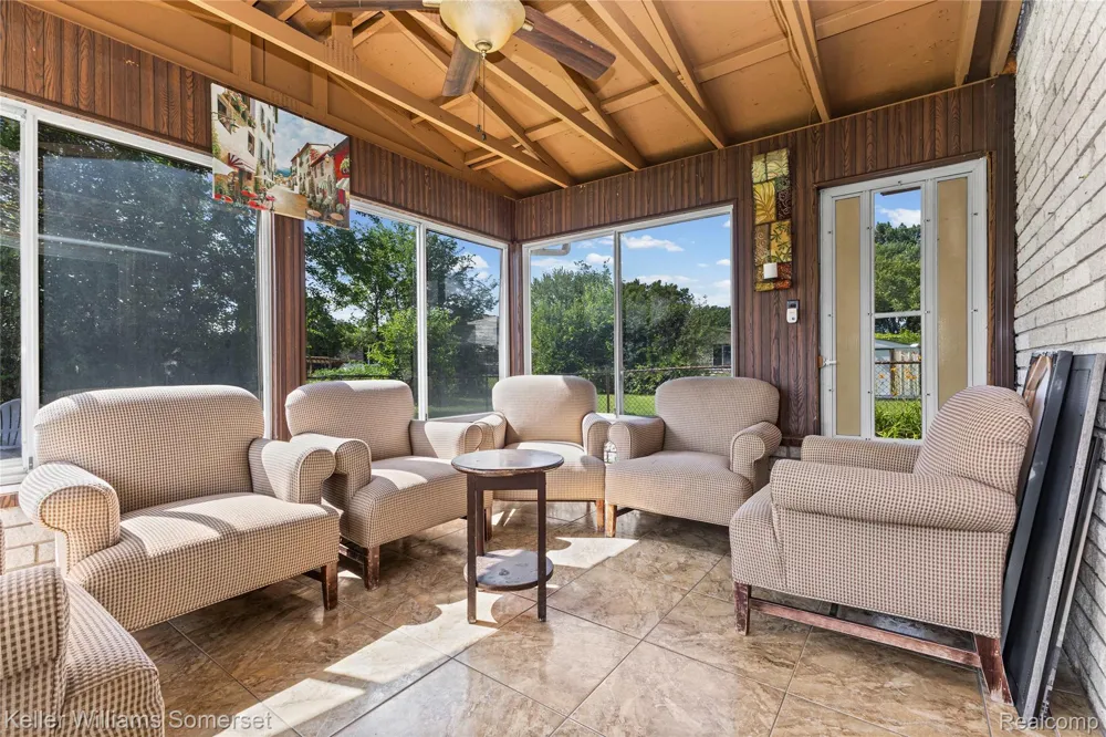36221 Pickwick Court Sterling Heights City, MI 48310
