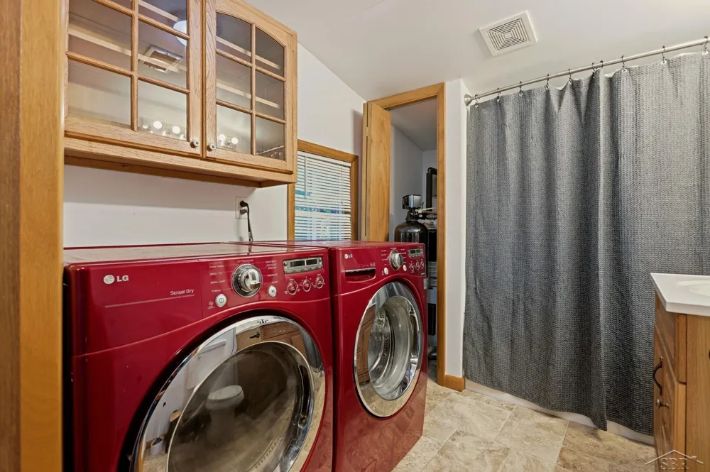 1177 S Poseyville Road Midland Charter Township, MI 48640