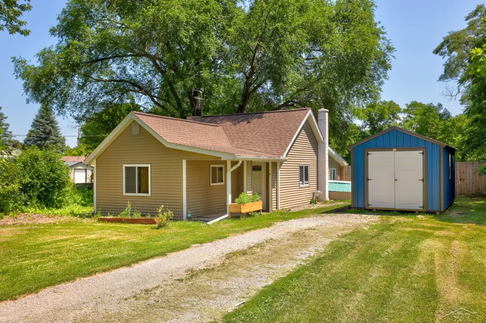 1177 S Poseyville Road Midland Charter Township, MI 48640