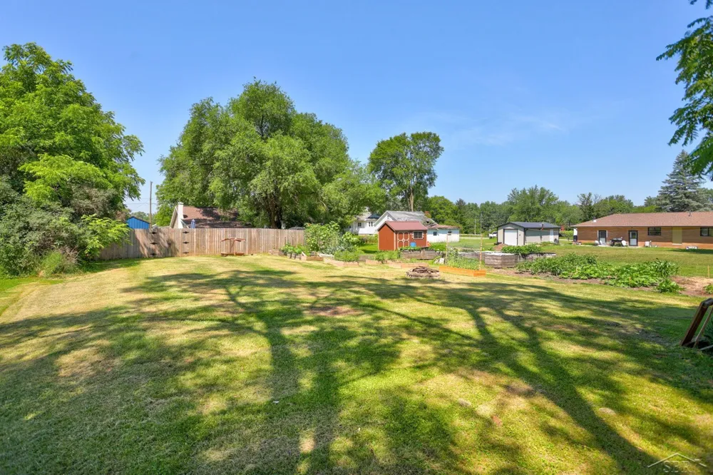 1177 S Poseyville Road Midland Charter Township, MI 48640