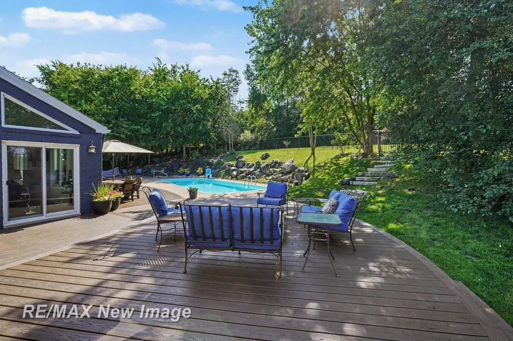 7190 Dark Lake Drive Clarkston City, MI 48346