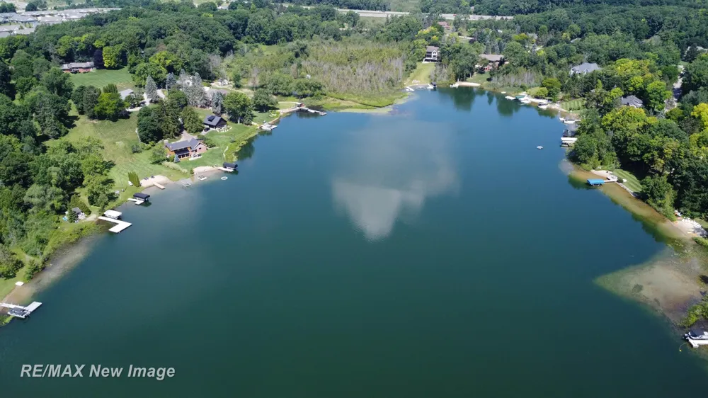 7190 Dark Lake Drive Clarkston City, MI 48346