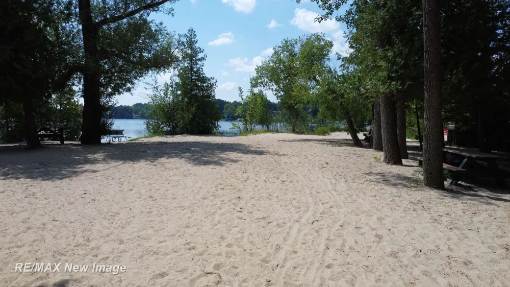 7190 Dark Lake Drive Clarkston City, MI 48346
