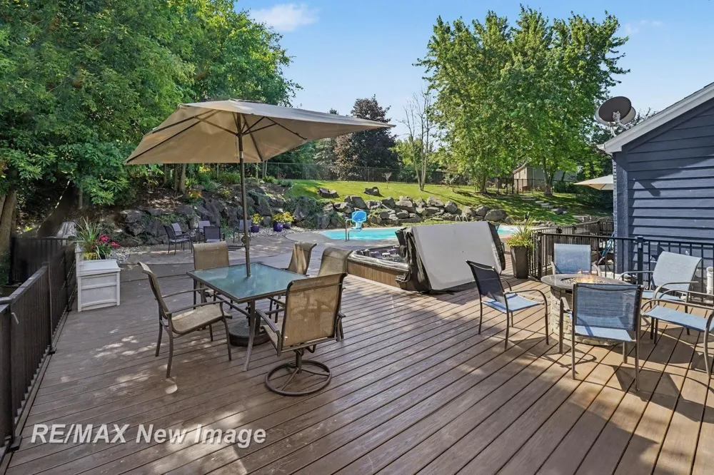 7190 Dark Lake Drive Clarkston City, MI 48346