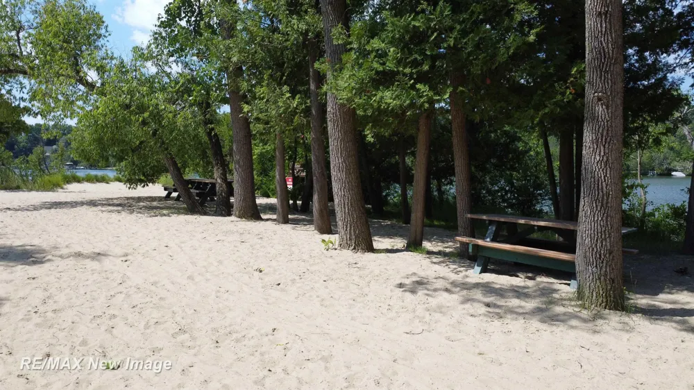 7190 Dark Lake Drive Clarkston City, MI 48346