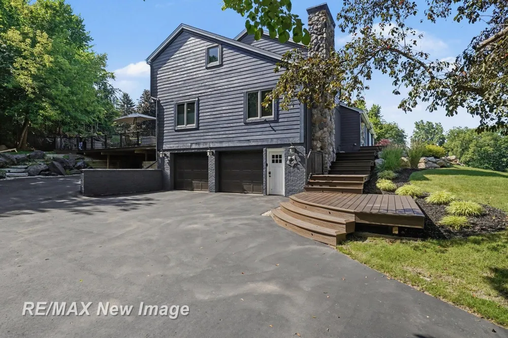 7190 Dark Lake Drive Clarkston City, MI 48346