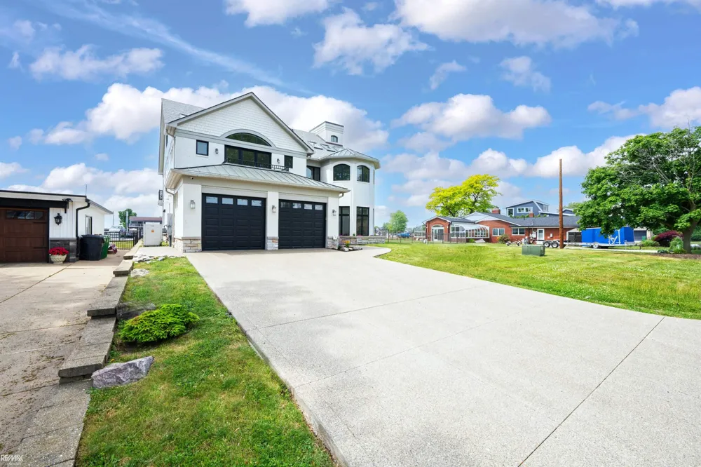 32824 River Road Harrison Charter Township, MI 48045