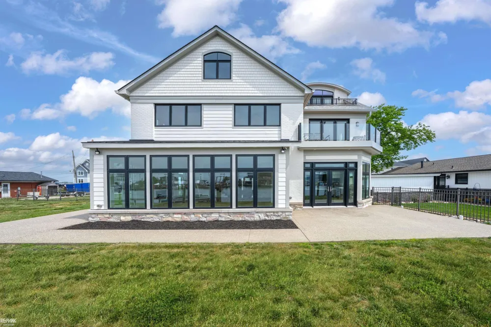 32824 River Road Harrison Charter Township, MI 48045