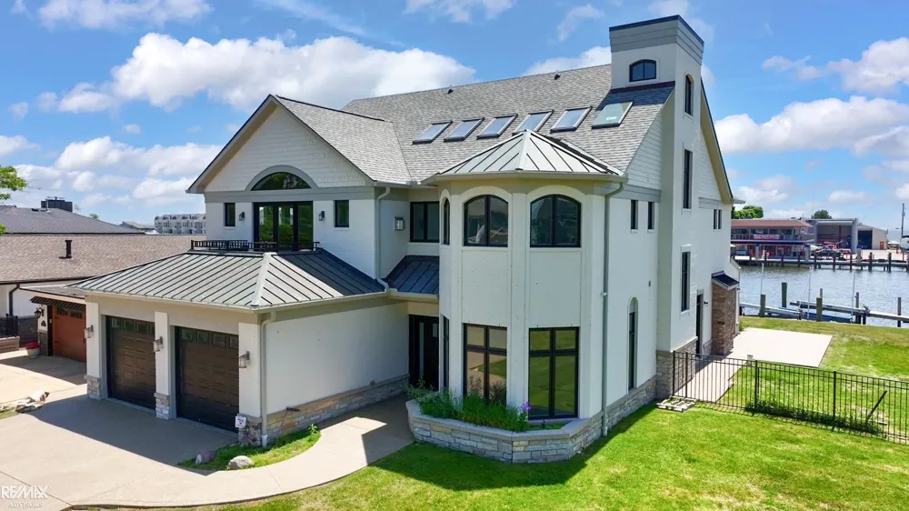 32824 River Road Harrison Charter Township, MI 48045
