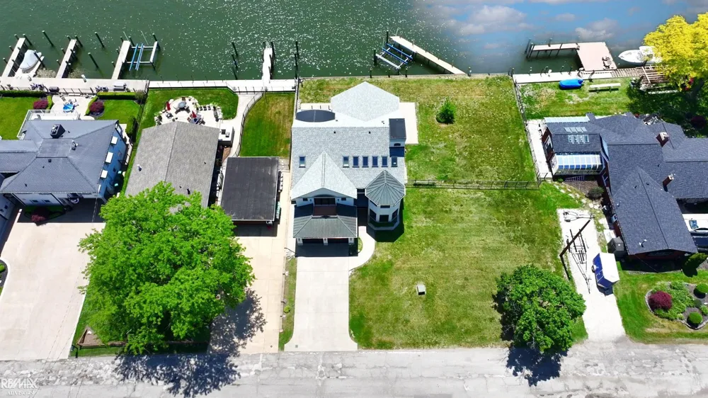 32824 River Road Harrison Charter Township, MI 48045