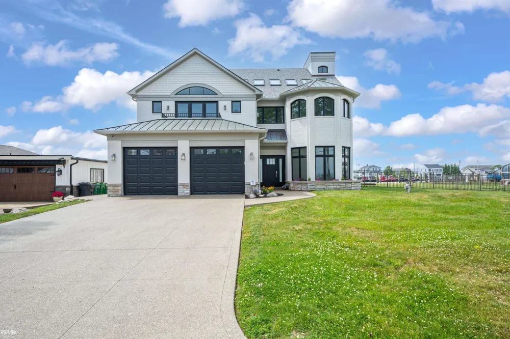 32824 River Road Harrison Charter Township, MI 48045