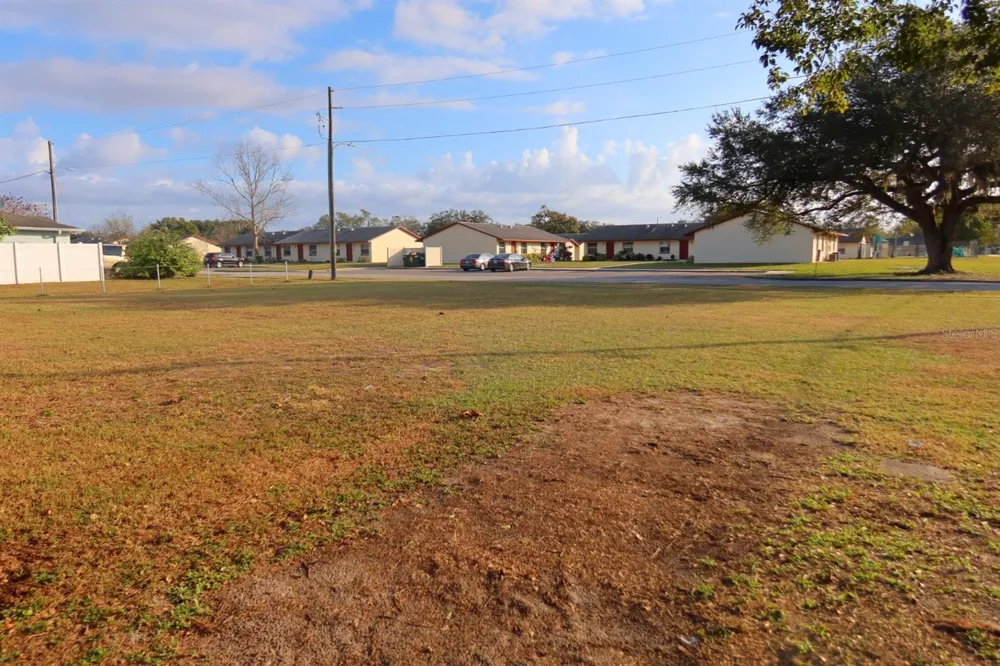 NORTH AVENUE Zephyrhills, FL 33542