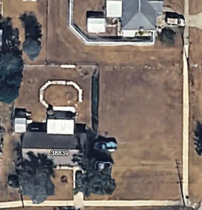 NORTH AVENUE Zephyrhills, FL 33542