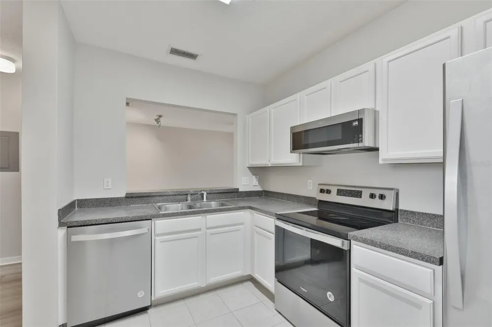 6437 CYPRESSDALE DRIVE #201 Riverview, FL 33578