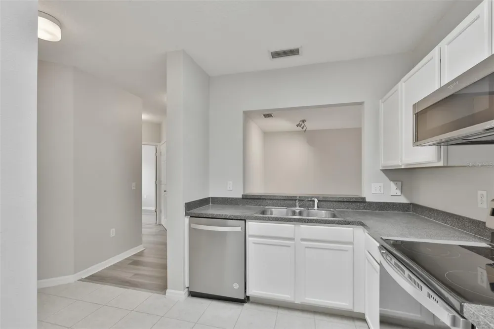6437 CYPRESSDALE DRIVE #201 Riverview, FL 33578