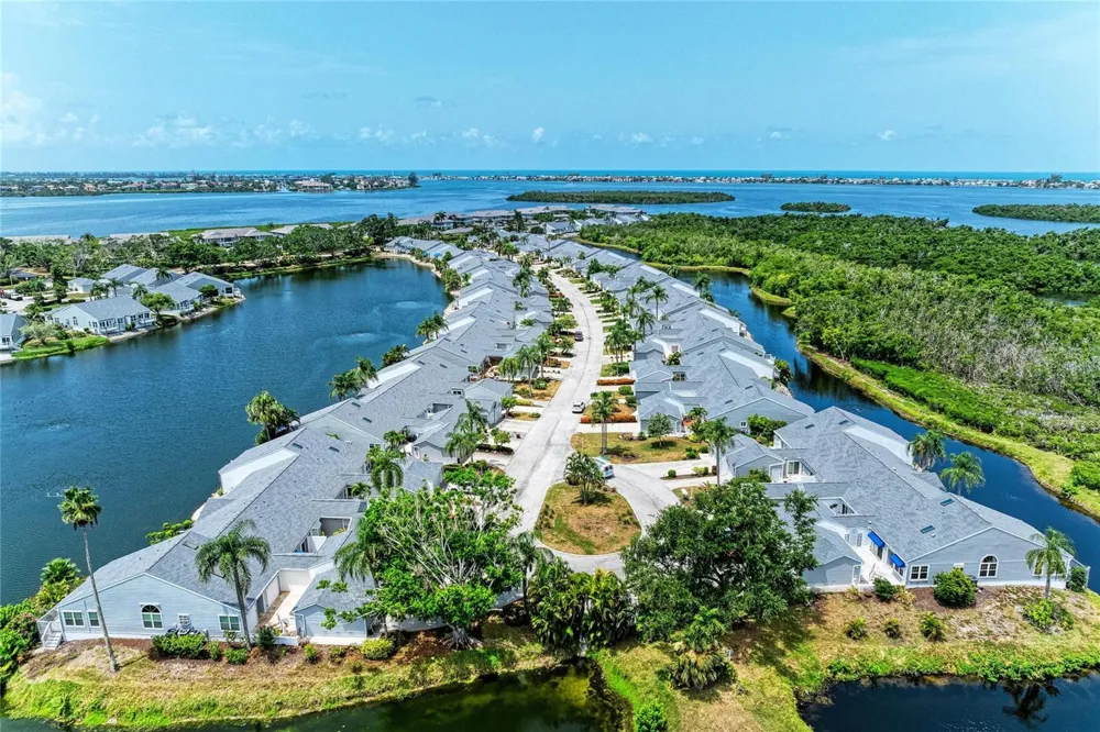 1218 SPOONBILL LANDINGS CIR Bradenton, FL 34209