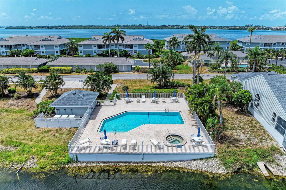 1218 SPOONBILL LANDINGS CIR Bradenton, FL 34209