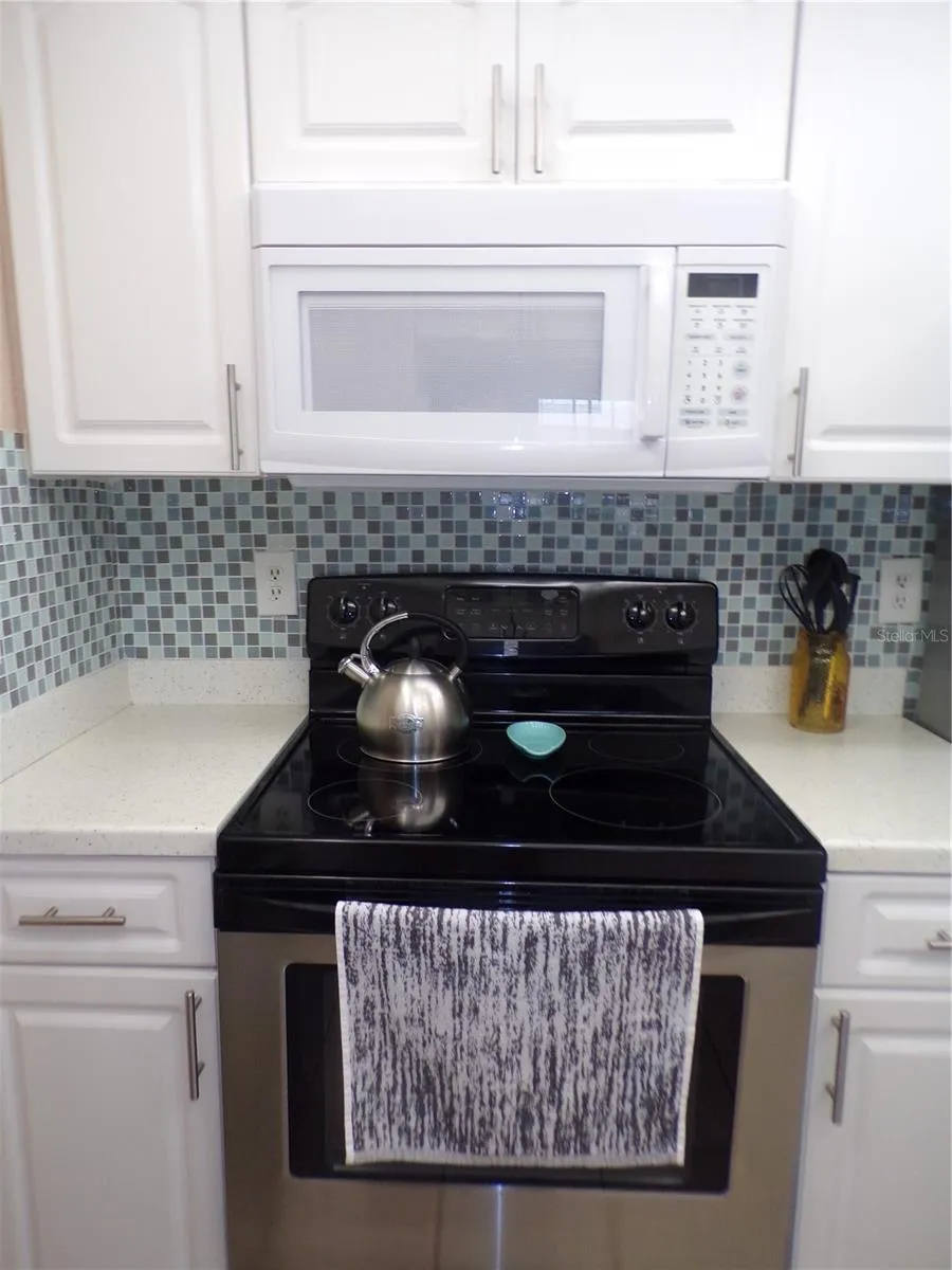4016 OAKVIEW DRIVE #J8 Punta Gorda, FL 33980