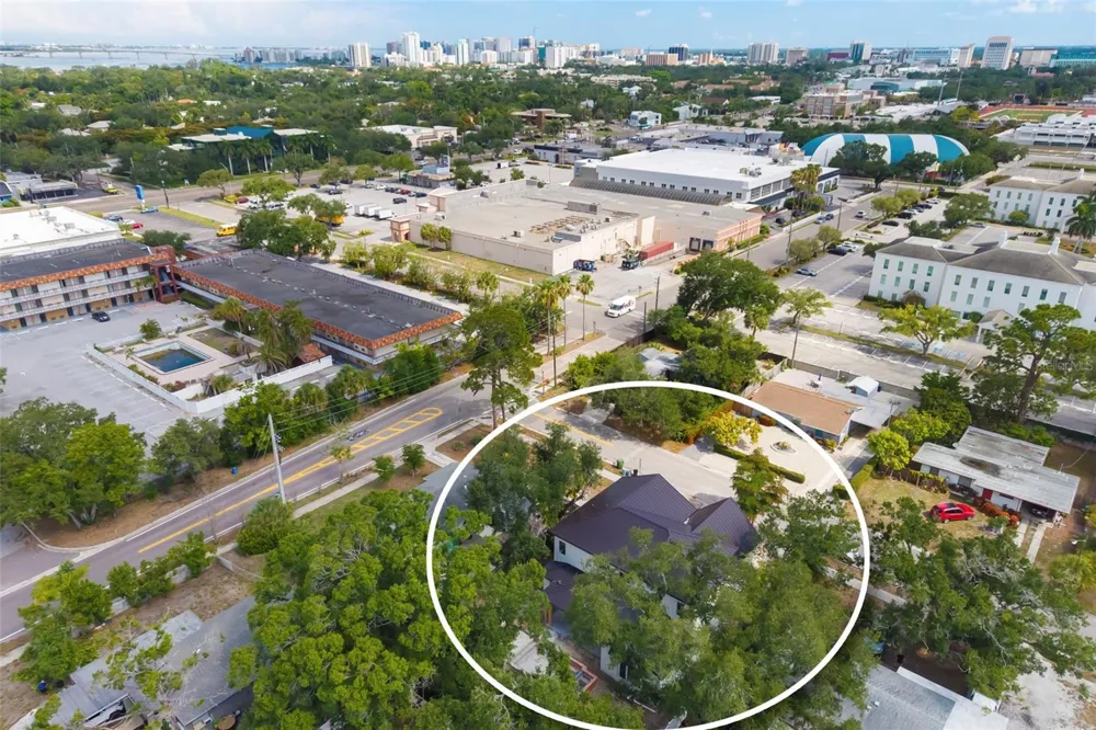2114 FLOYD STREET Sarasota, FL 34239
