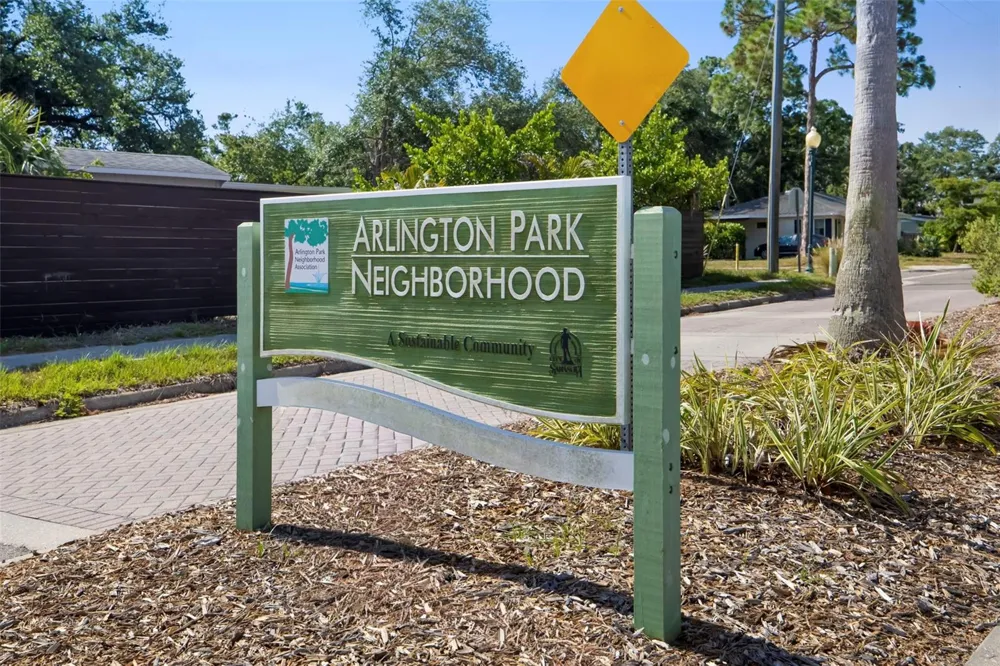 2114 FLOYD STREET Sarasota, FL 34239