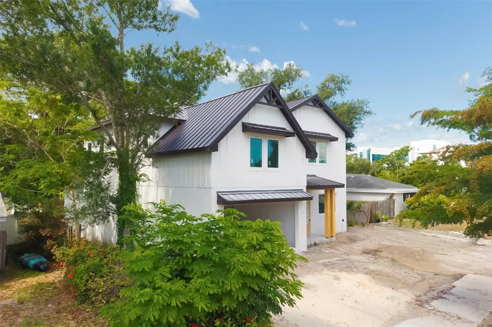2114 FLOYD STREET Sarasota, FL 34239
