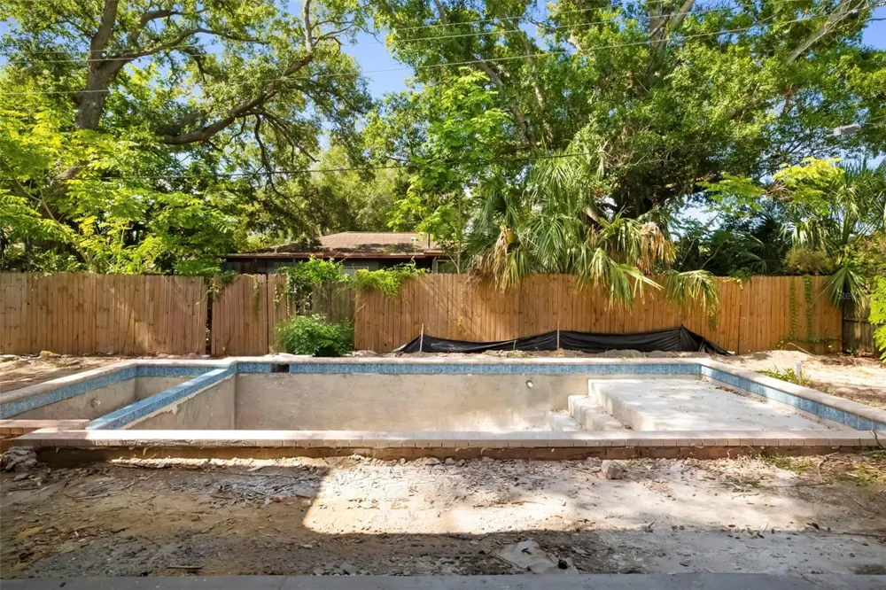 2114 FLOYD STREET Sarasota, FL 34239