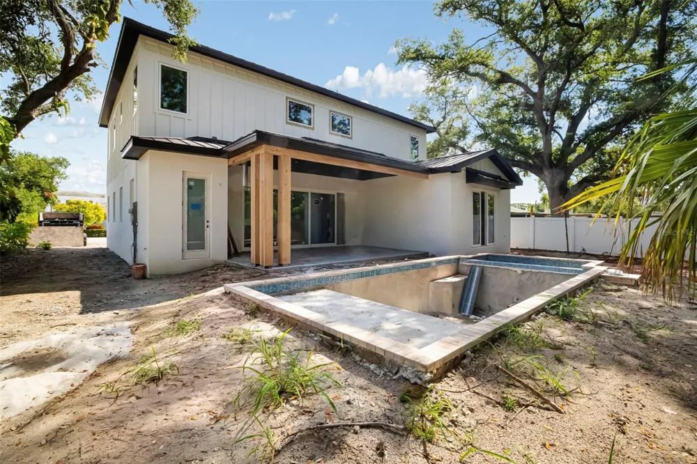2114 FLOYD STREET Sarasota, FL 34239