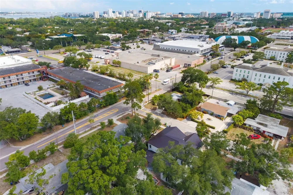 2114 FLOYD STREET Sarasota, FL 34239