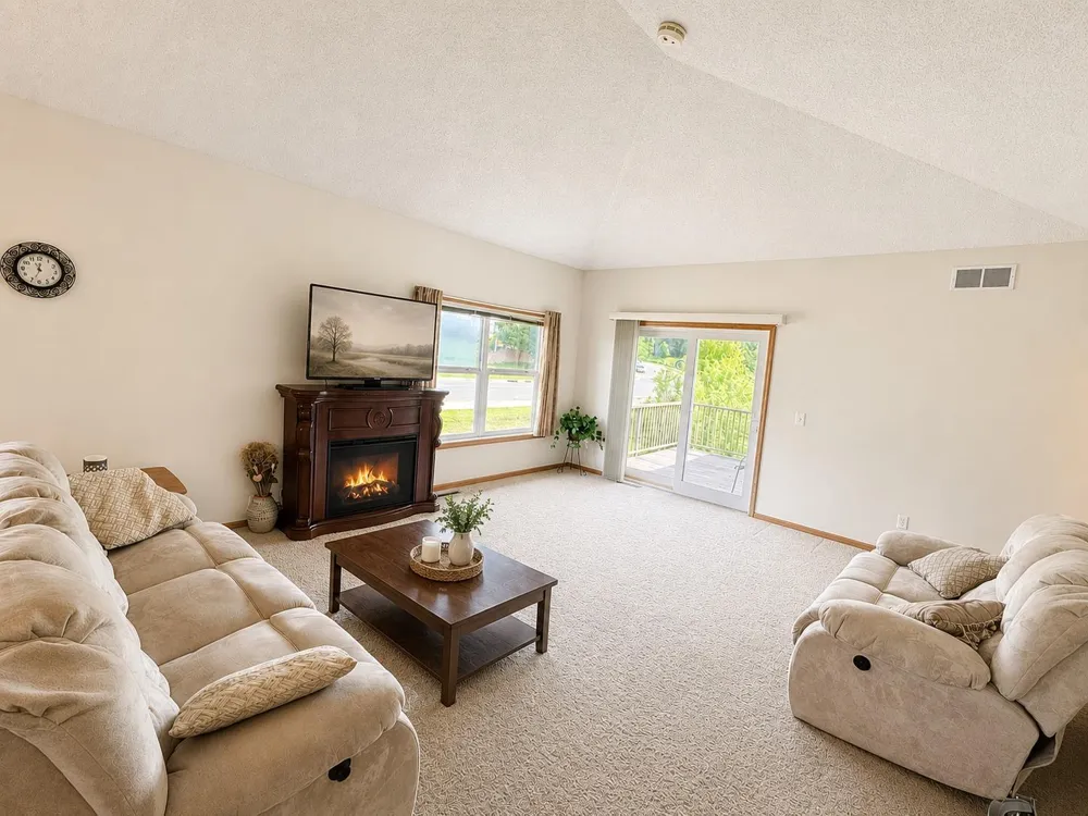 1246 Vernon Drive Carver, MN 55315