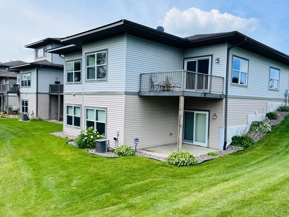 1246 Vernon Drive Carver, MN 55315