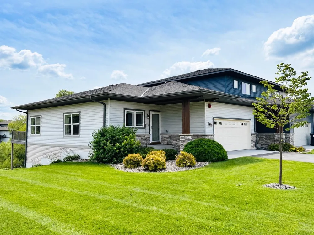 1246 Vernon Drive Carver, MN 55315