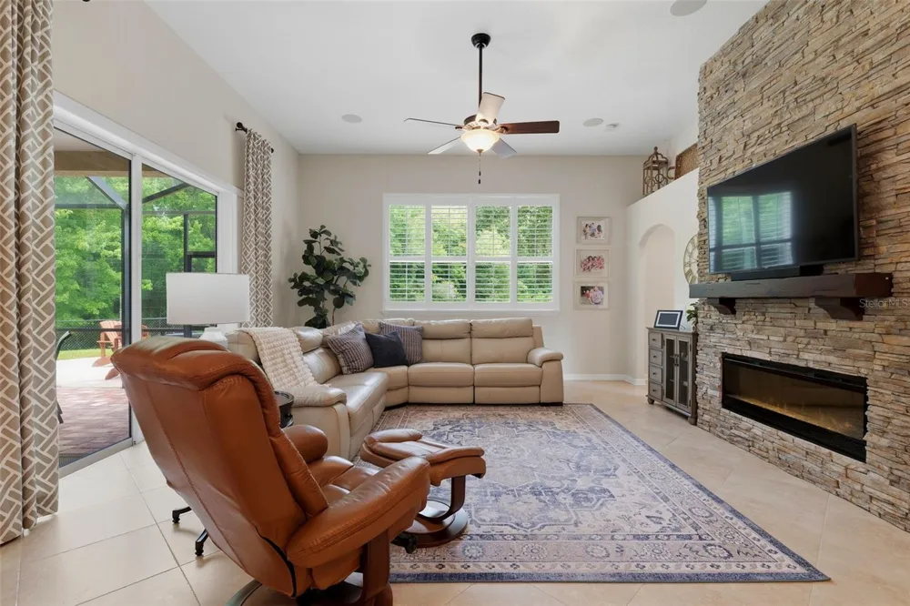14828 MAN O WAR DRIVE Odessa, FL 33556