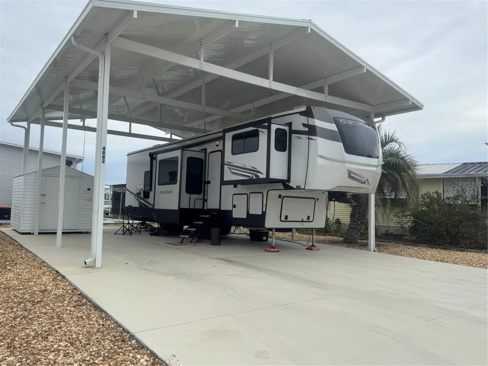 4842 BOBBY AVENUE #Lot 198 Zephyrhills, FL 33541