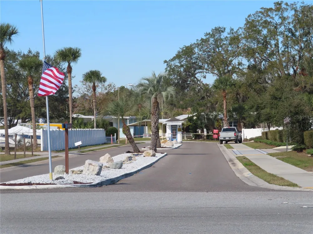 4842 BOBBY AVENUE #Lot 198 Zephyrhills, FL 33541