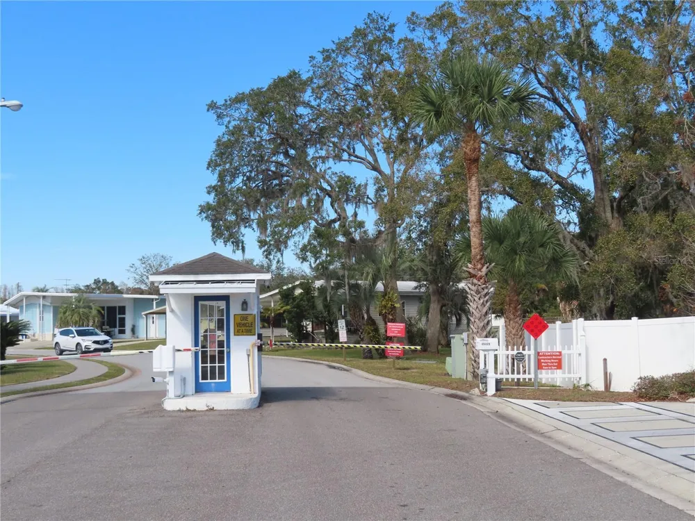 4842 BOBBY AVENUE #Lot 198 Zephyrhills, FL 33541