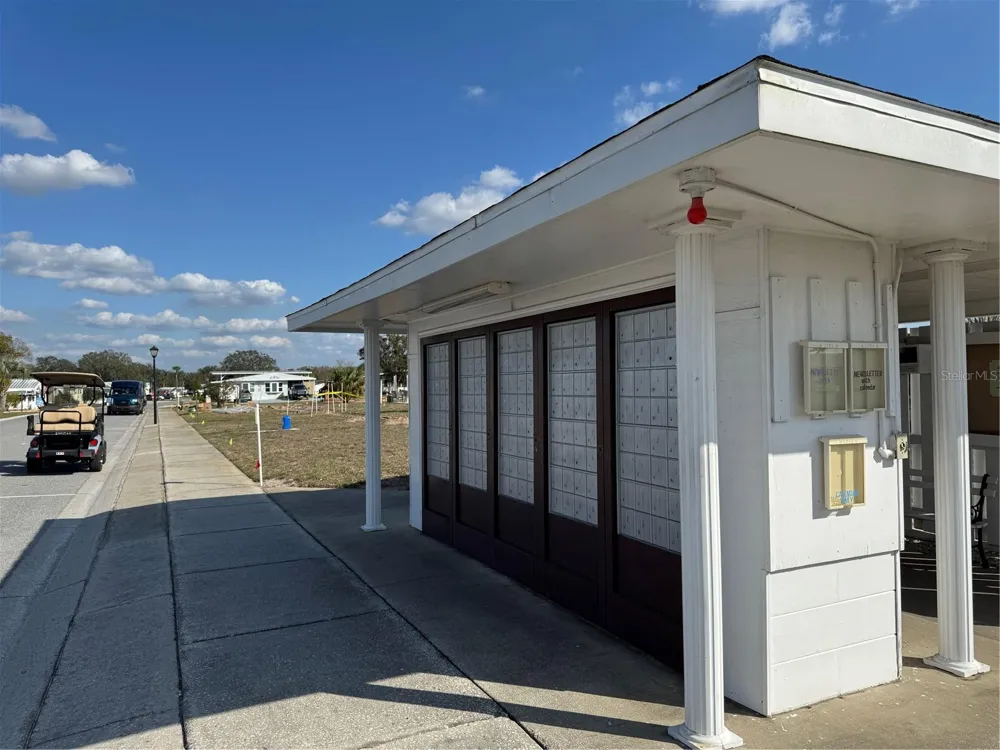 4842 BOBBY AVENUE #Lot 198 Zephyrhills, FL 33541