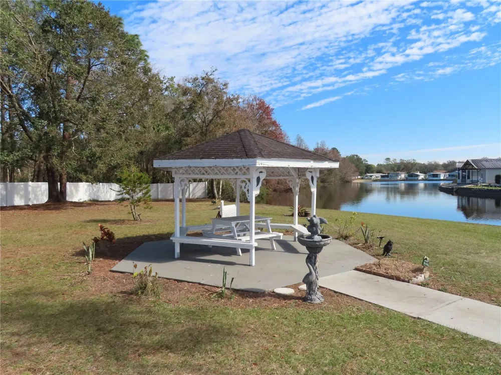 4842 BOBBY AVENUE #Lot 198 Zephyrhills, FL 33541