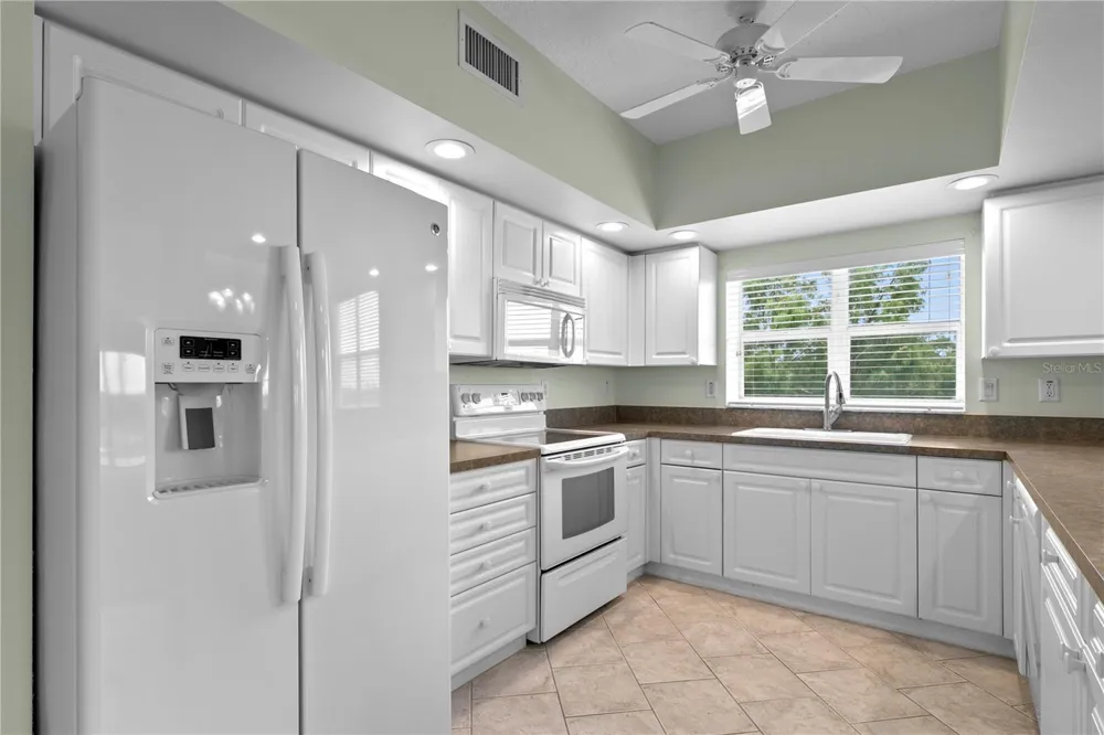 1200 COUNTRY CLUB DRIVE #1301 Largo, FL 33771