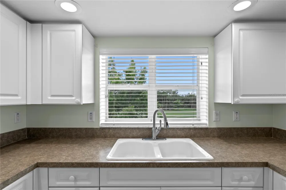 1200 COUNTRY CLUB DRIVE #1301 Largo, FL 33771