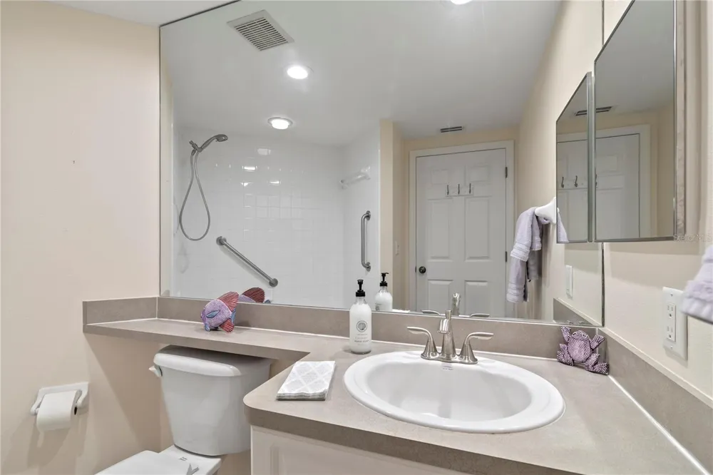 1200 COUNTRY CLUB DRIVE #1301 Largo, FL 33771