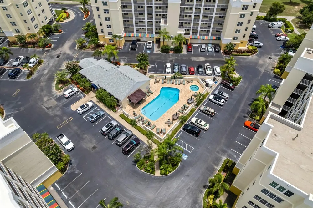 1200 COUNTRY CLUB DRIVE #1301 Largo, FL 33771