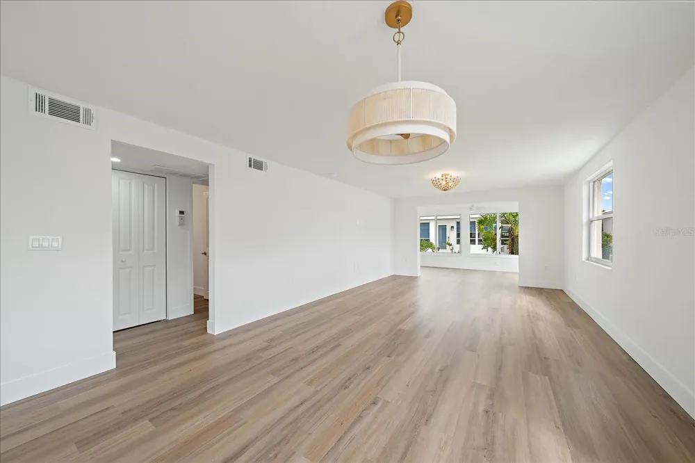 683 SPANISH DRIVE S #214 Longboat Key, FL 34228