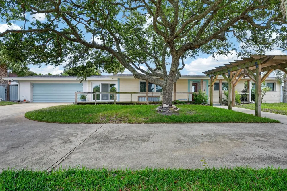 2071 S PENINSULA DRIVE Daytona Beach, FL 32118
