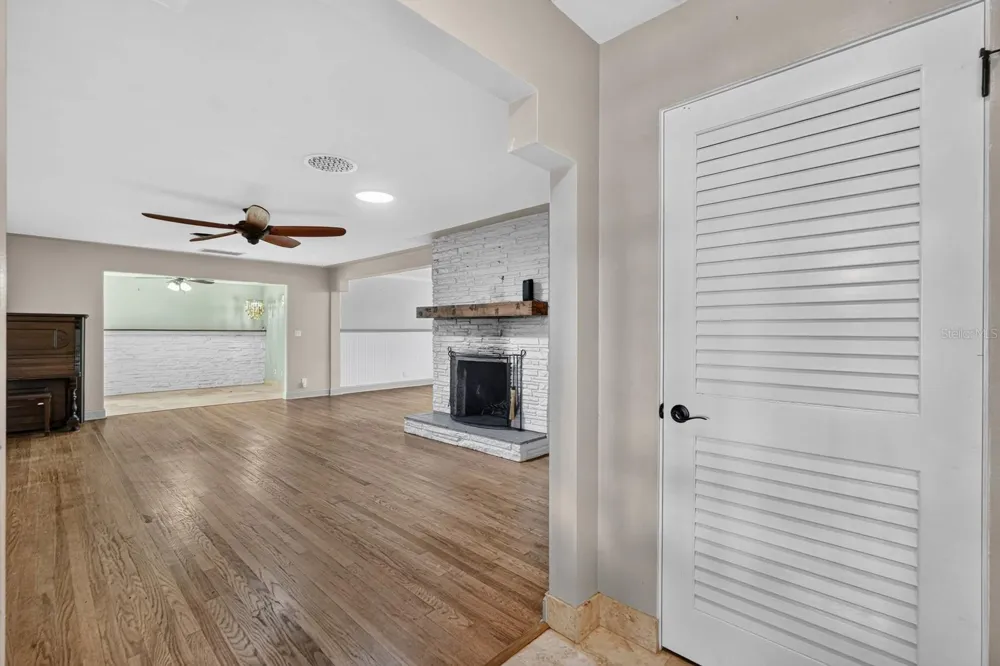 2071 S PENINSULA DRIVE Daytona Beach, FL 32118