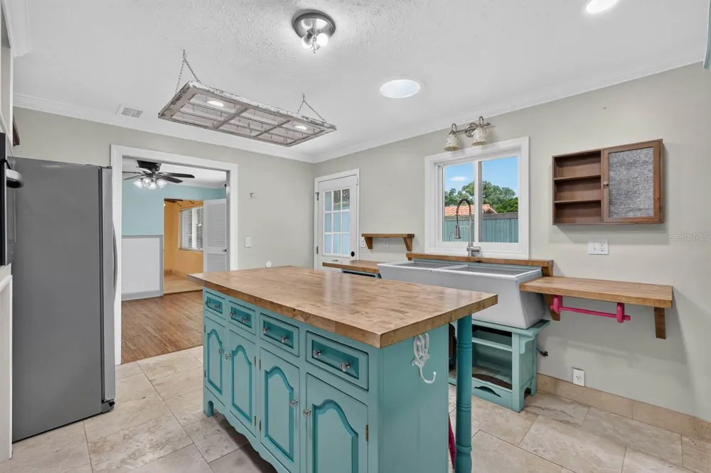 2071 S PENINSULA DRIVE Daytona Beach, FL 32118