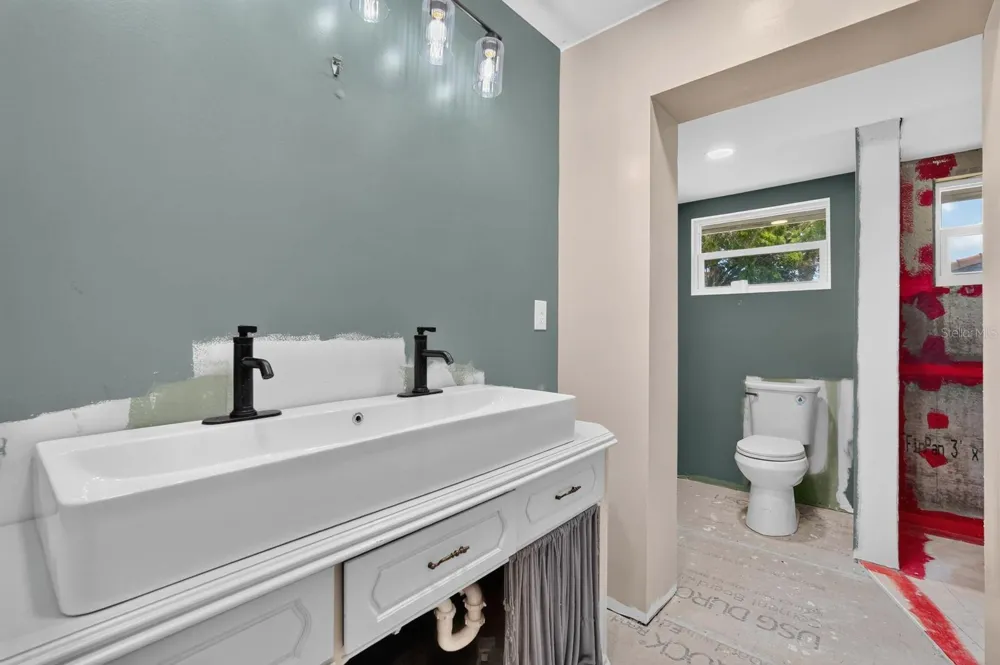 2071 S PENINSULA DRIVE Daytona Beach, FL 32118